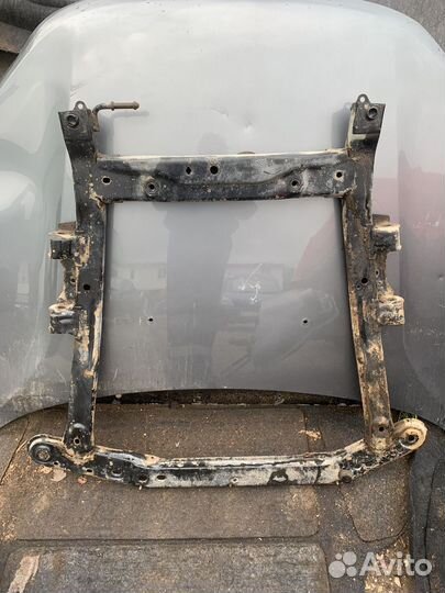 Подрамник Рено Логан