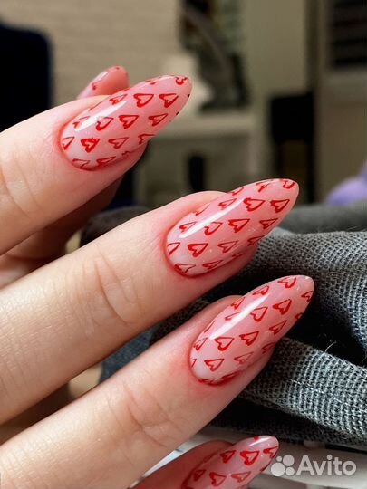 Маникюр и педикюр