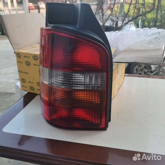 Залний левый фонарь оригинал на Т5