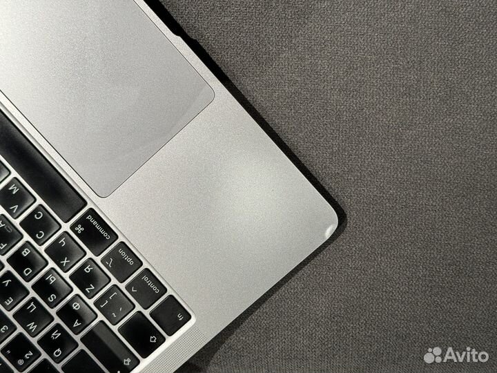 Macbook Air 13 8/256 Retina 2020