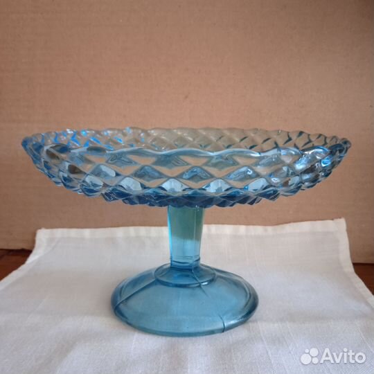 Ваза на ножке, купоросное стекло