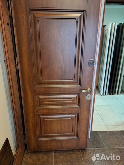 Металлические двери и сейфы