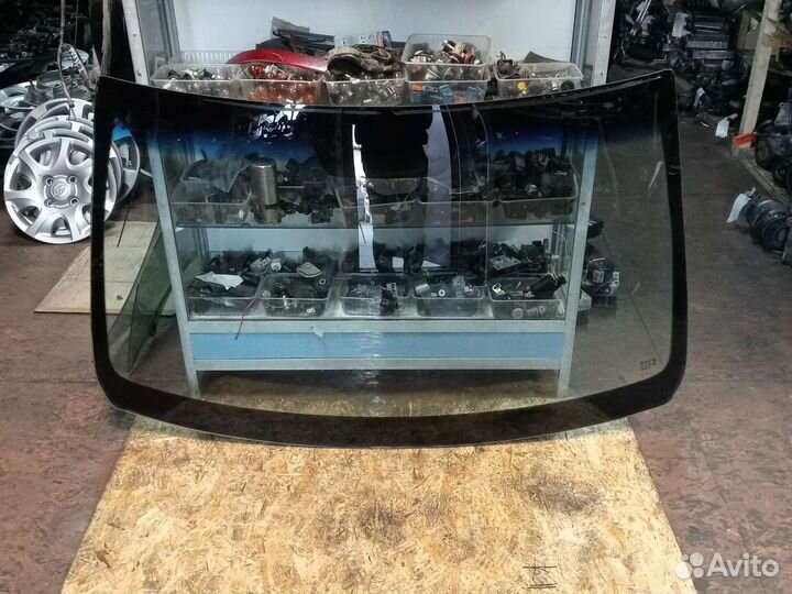 Лобовое стекло Renault Logan 1