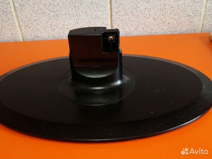 Подставка для маленького телевизора