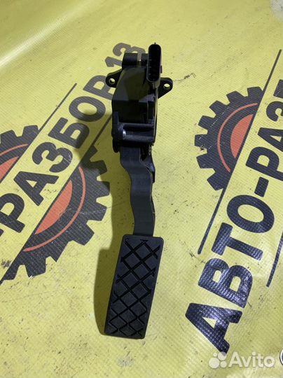 Педаль газа VW Polo 5. 2019 год