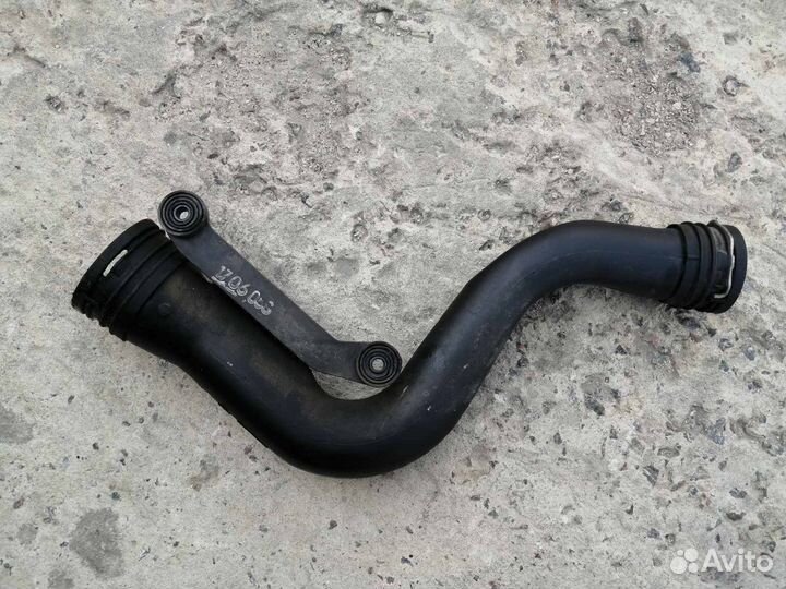 Патрубок Интеркуллера Тоуран 1K0145762P