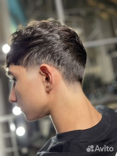 Парикмахер стилист барбер