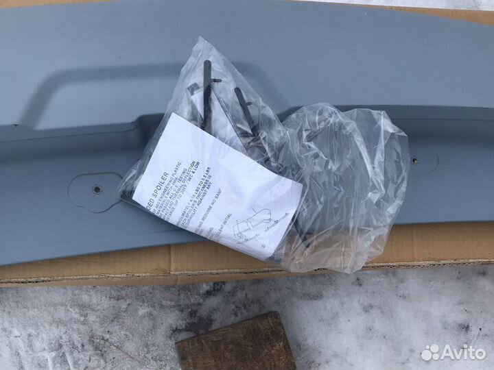 Спойлер Toyota Land Cruiser 200