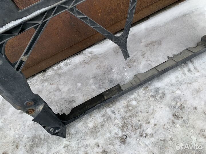 Рамка радиатора Mazda 3 BK