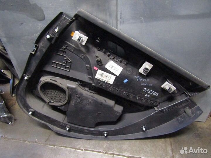 Обшивка двери задней левой 508 2010