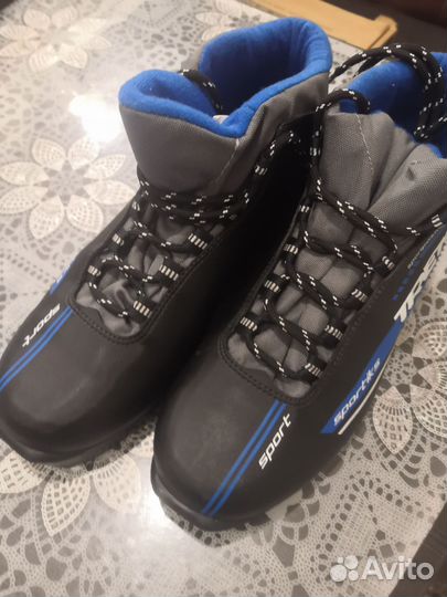 Лыжные ботинки