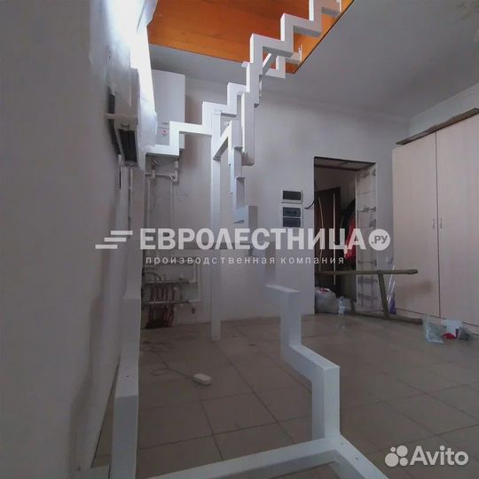 Лестница на второй этаж