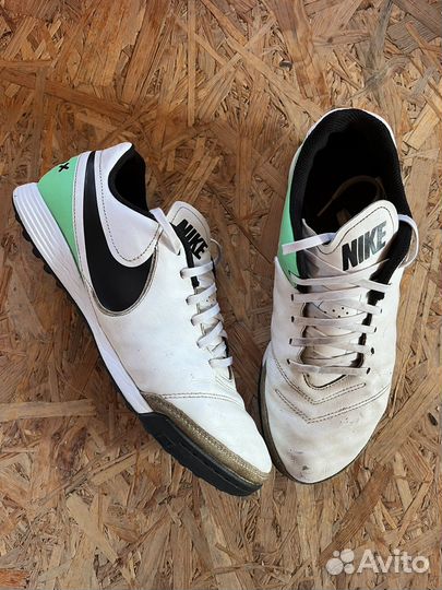 Сороконжки Nike Tiempo