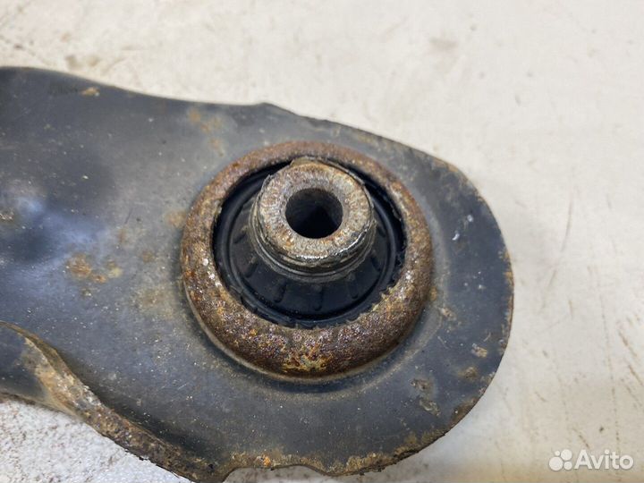 Рычаг подвески Renault Kangoo, 2010