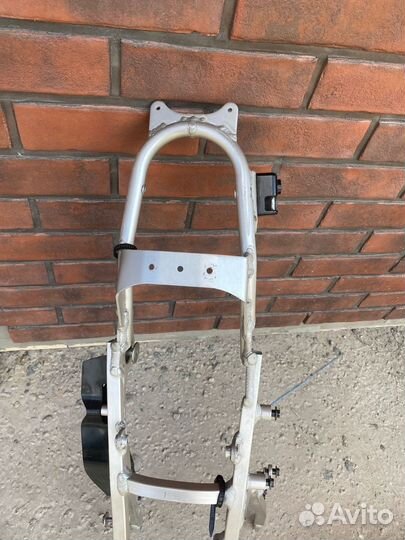 Подрамник Suzuki DRZ400SM