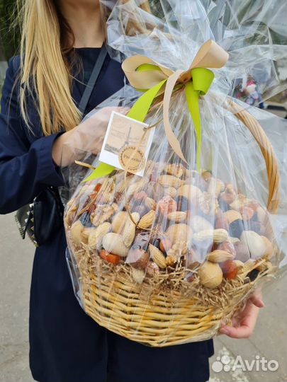 Букет из сухофруктов и орехов