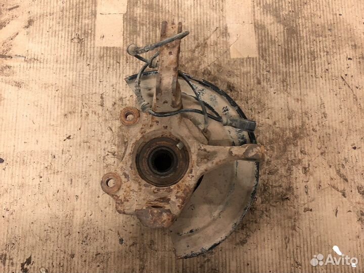 Renault duster кулак поворотный