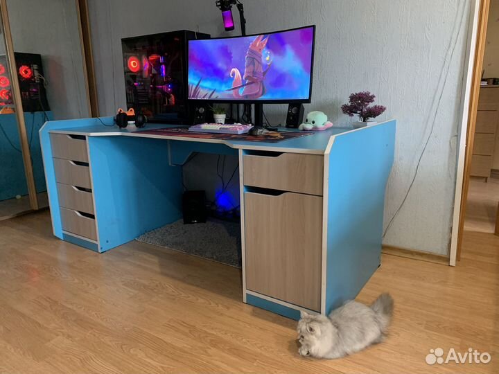 Компьютерный стол