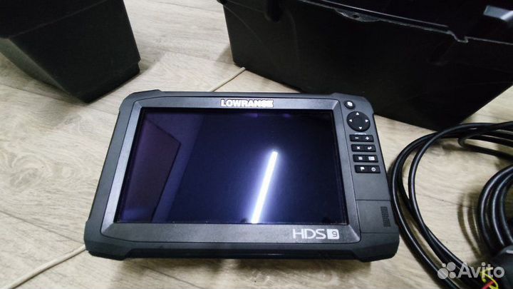 Lowrance HDS 9 carbon и датчик