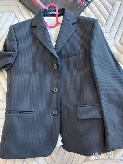 Костюм тройка