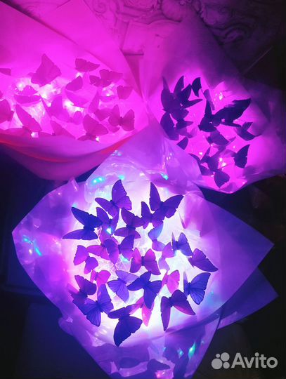 Букет из бабочек светящиеся