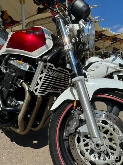 Honda cb1000 super four