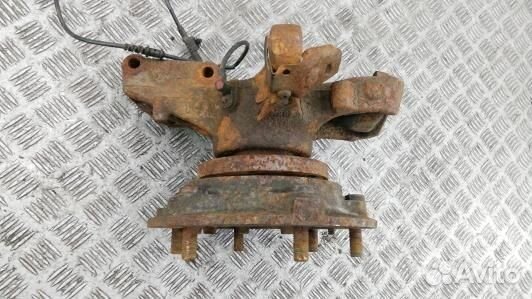 Ступица передняя правая volkswagen LT 2 Sparka (80