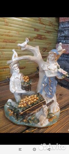 Редкая фарфоровая статуэтка