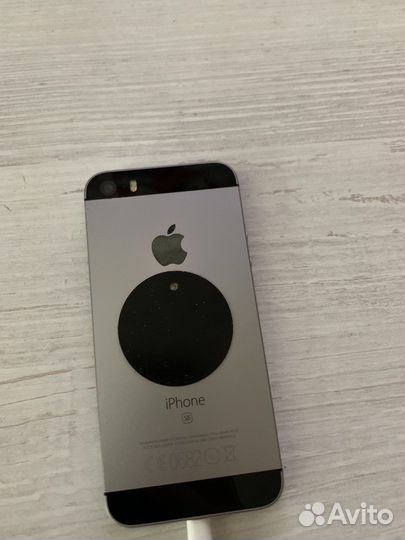 Телефон iPhone se