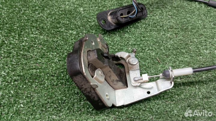 Замок двери Hyundai Grand Starex Левый Задний