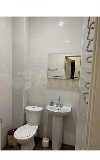 2-к. квартира, 43 м², 1/4 эт.