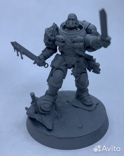 Space Marine Lieutenant in phobos armour Leviathan