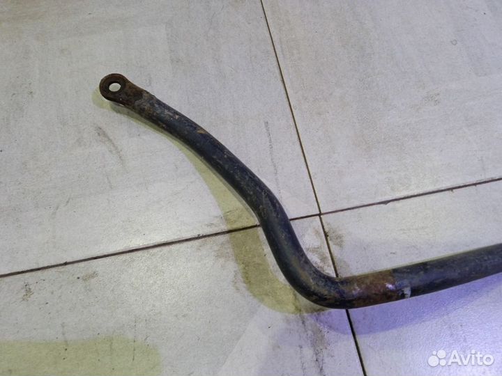 Стабилизатор передний