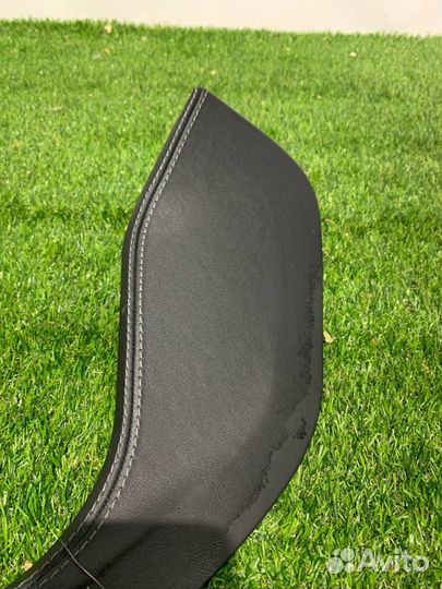 Декоративная накладка центральной консоли Tesla