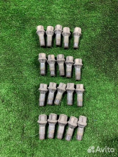 Болт колесный Volkswagen Tiguan 5N1 cawa 2009