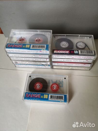 Аудиокассеты с записью разные много