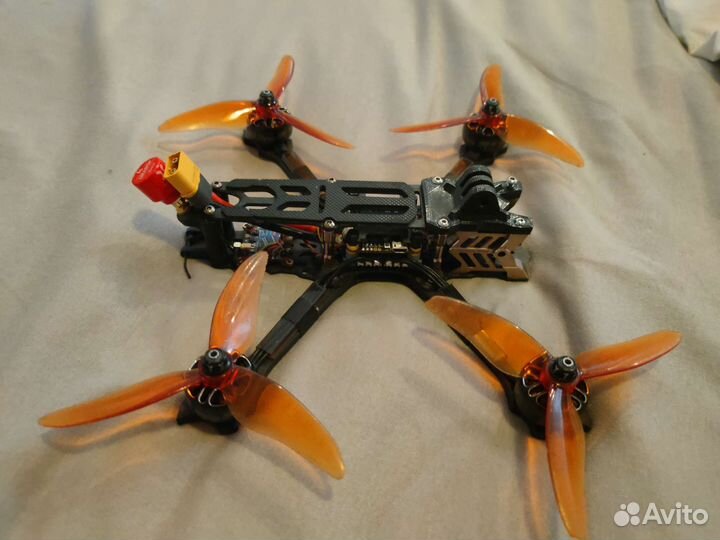 Гоночный квадрокоптер