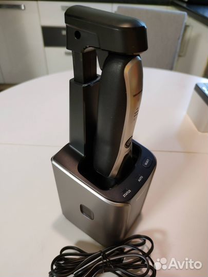 Электробритва Panasonic ES-RT 87 с самоочисткой