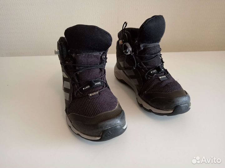 Кроссовки детские