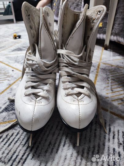 Коньки фигурные 38 размер