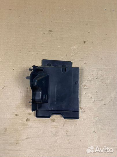 Пыльник переднего бампера правый Hilux Fortuner