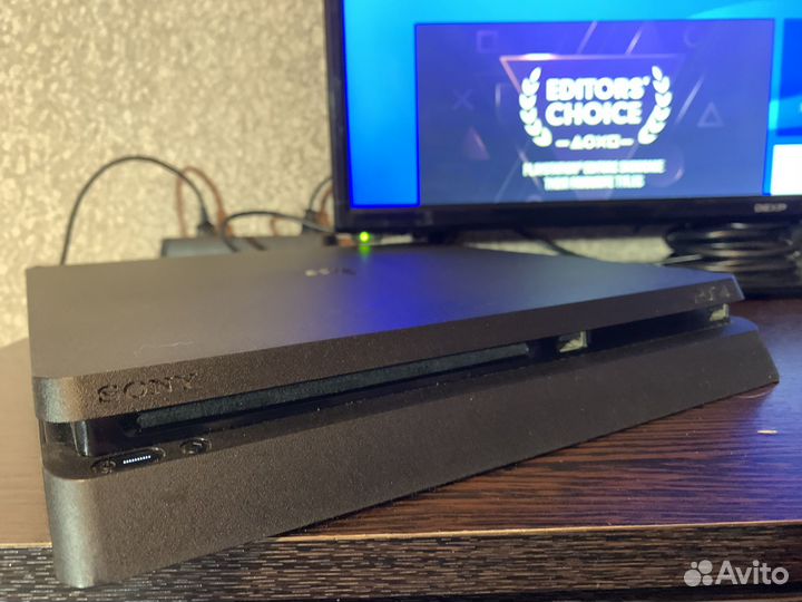 Sony PlayStation 4 Slim 1Tb 700 игр, подписка