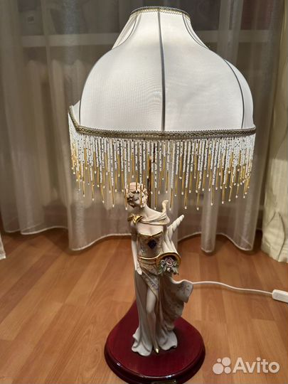 Статуэтка - светильник фарфор