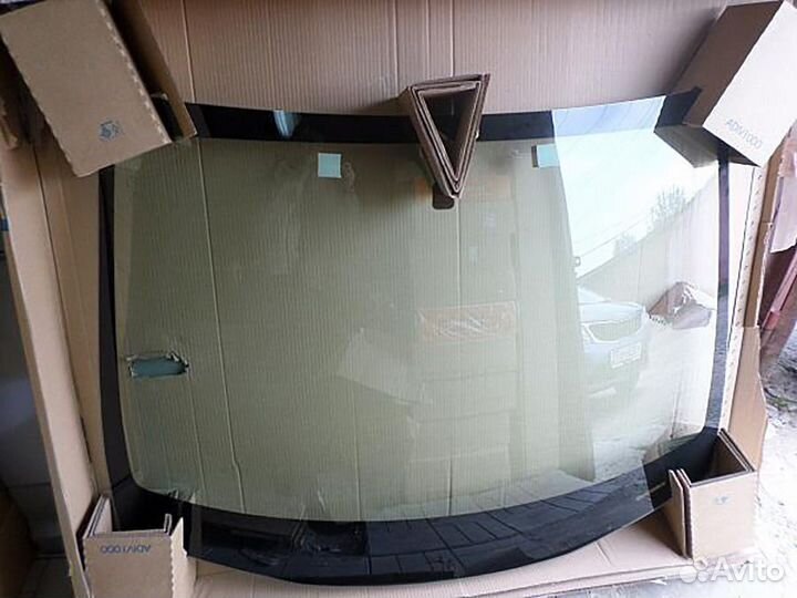 Лобовое стекло Шевроле Кобальт 2011