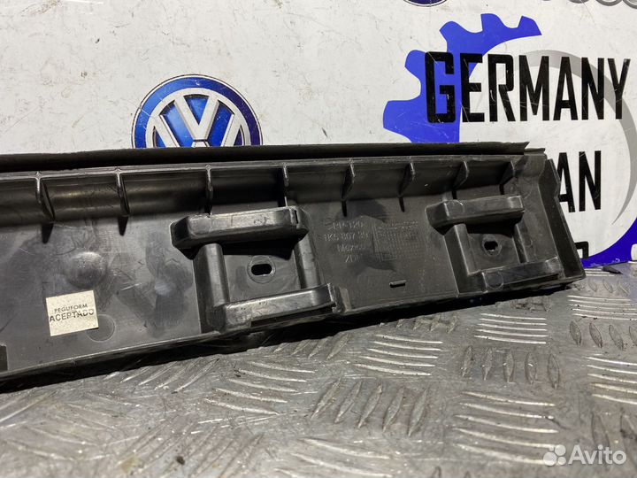 Направляющая заднего бампера левая VW Jetta 5