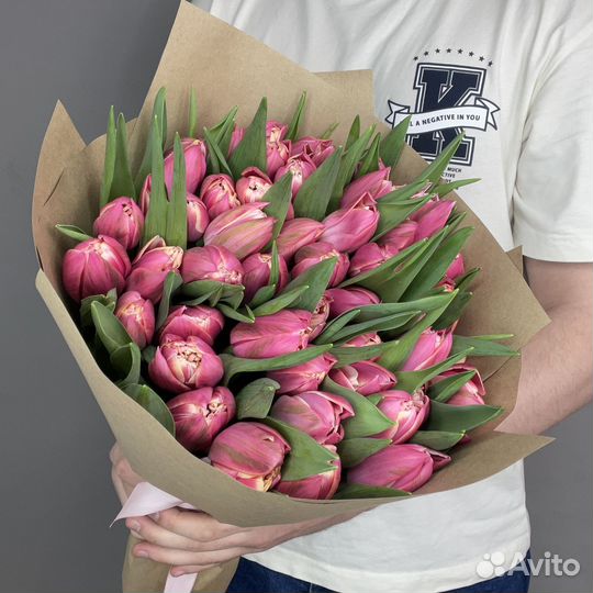 Тюльпаны яркие