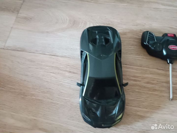 Машинка на пульте управления