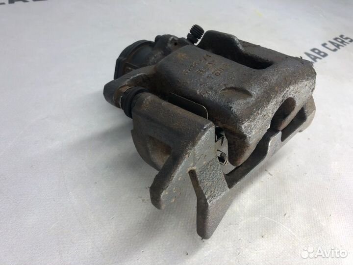 Суппорт тормозной задний левый Audi A5 8T cgka 2.7