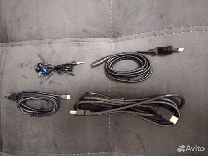 Ps4 pro 500gb ssd + комплект игр и периферии ориг