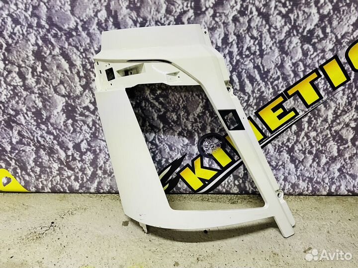 Рамка фары правой Вольво Volvo truck FH 2013-2019